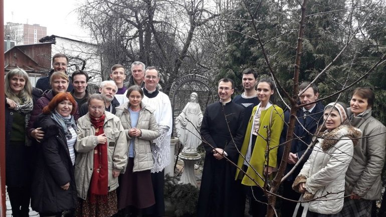 Перший російськомовний священик-лефеврист возить гуманітарку до "ДНР" і вважається там "своїм", - ЗМІ - фото 1