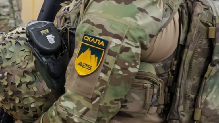 Військовослужбовця з полку «Скеля» затримано за підозрою в побитті капелана й підполковника - фото 1