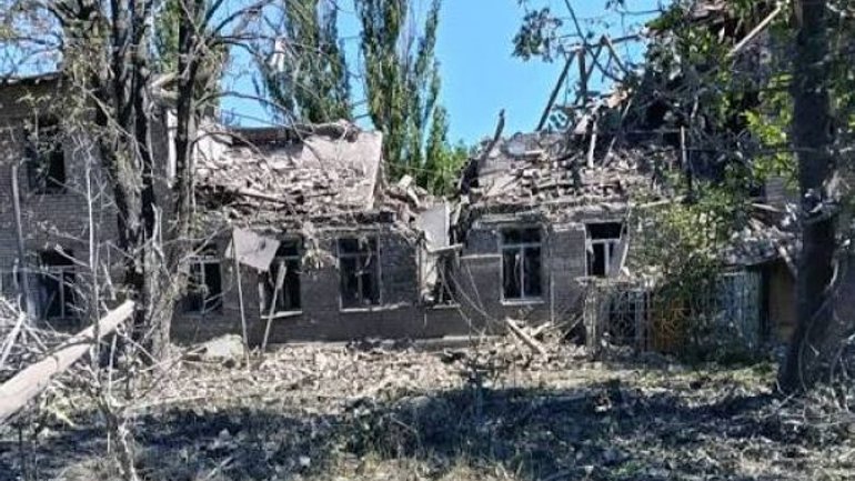 Під російським ударом на Донеччині опинились багатоповерхівки та церква - фото 1