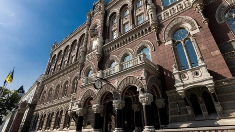 Нацбанк продає срібну монету "Архистратиг Михаїл" - фото 1
