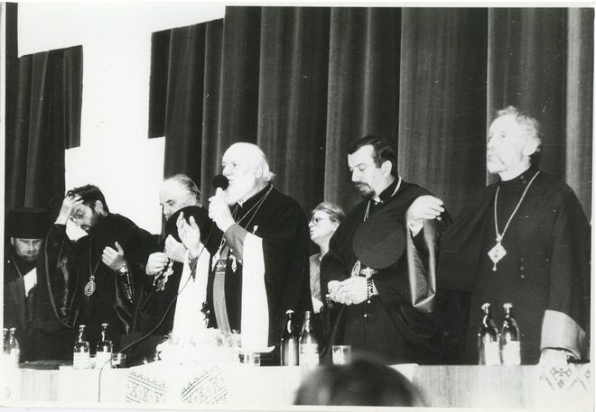 (справа-наліво) єпископ Володимир, єпископ Андрій, Лариса Лохвицька, Митрополат Іоан, єпископ Василь, єпископ Даниїл - фото 51535