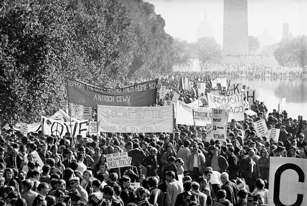 Антивоєнна демонстрація у Вашингтоні, 1967 рік. - фото 52442