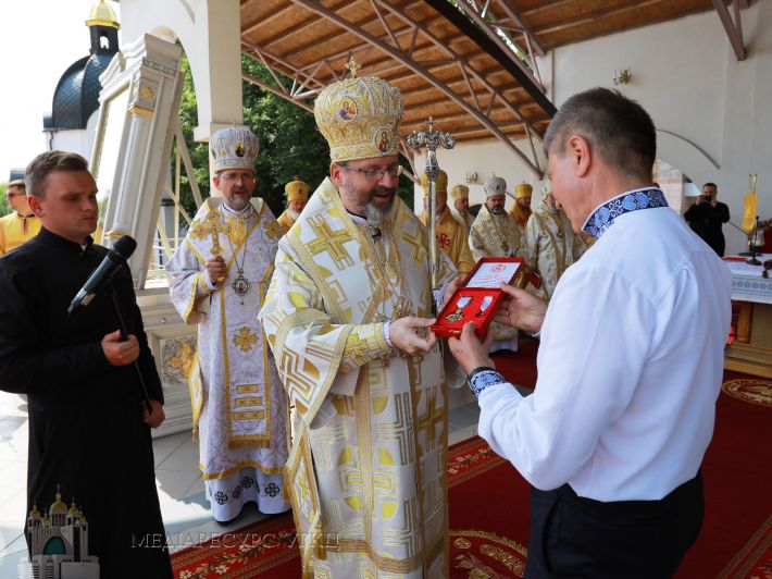 Патріарх Святослав нагородив Івана Васюника найвищою нагородою УГКЦ - фото 53755