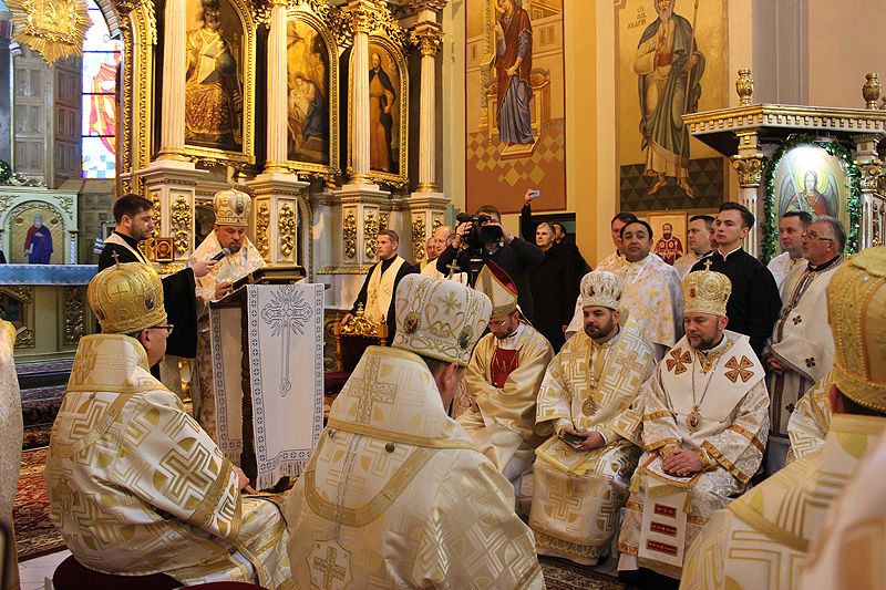 Патріарх Святослав привіз буковинським греко-католикам першого єпископа - фото 54348