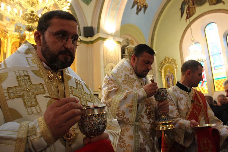 Патріарх Святослав привіз буковинським греко-католикам першого єпископа - фото 54354
