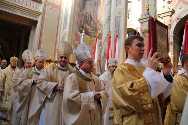 Roman Catholics Celebrate 600th Anniversary of Lviv Metropolitanate - фото 54627