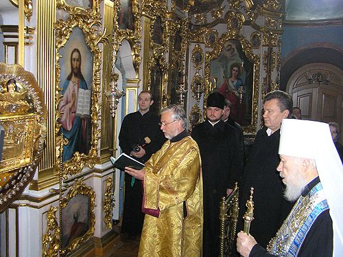 Передвиборчий молебень Віктора Януковича у Києво-Печерській лаврі - фото 55118