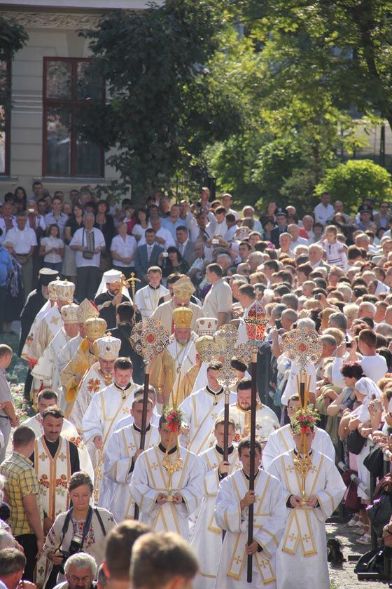 Понад 25 тисяч вірних взяло участь в освяченні катедрального собору УГКЦ у Коломиї - фото 55348