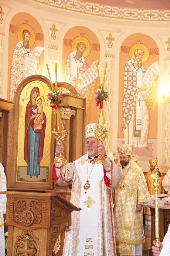 Понад 25 тисяч вірних взяло участь в освяченні катедрального собору УГКЦ у Коломиї - фото 55357