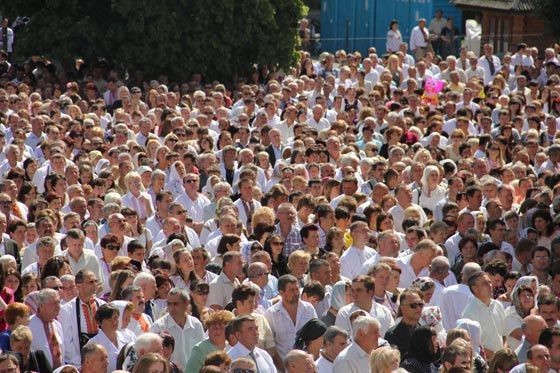 Понад 25 тисяч вірних взяло участь в освяченні катедрального собору УГКЦ у Коломиї - фото 55360