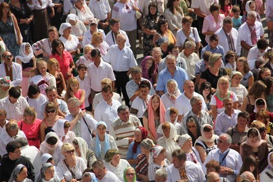 Понад 25 тисяч вірних взяло участь в освяченні катедрального собору УГКЦ у Коломиї - фото 55361