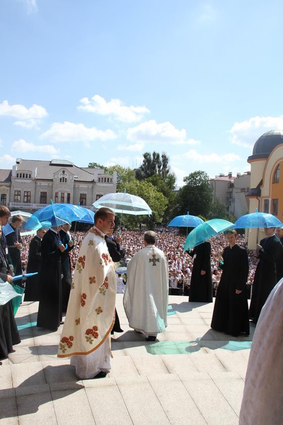 Понад 25 тисяч вірних взяло участь в освяченні катедрального собору УГКЦ у Коломиї - фото 55371