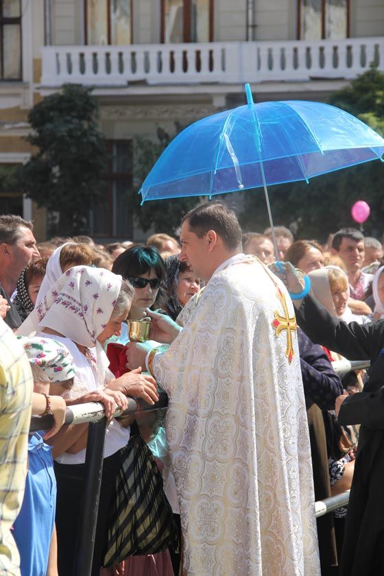 Понад 25 тисяч вірних взяло участь в освяченні катедрального собору УГКЦ у Коломиї - фото 55374