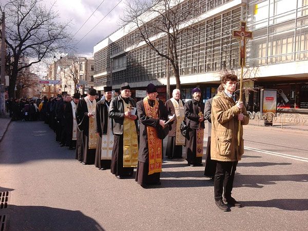 Греко-католики провели хресну ходу центром Києва - фото 55600