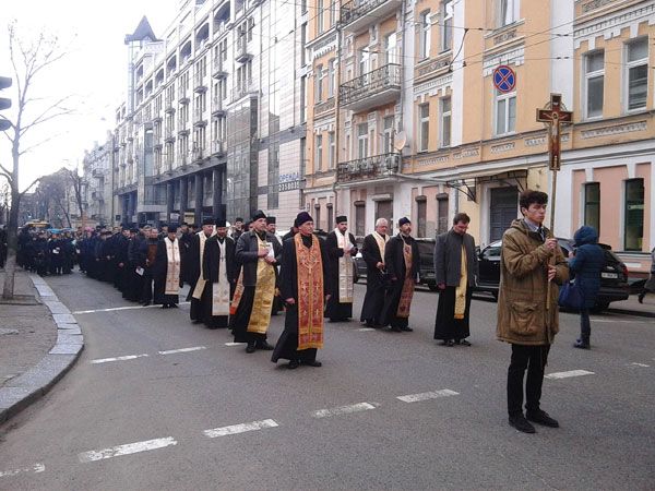 Греко-католики провели хресну ходу центром Києва - фото 55606