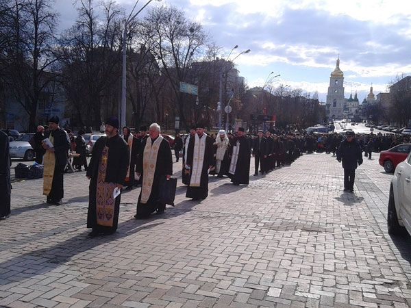 Греко-католики провели хресну ходу центром Києва - фото 55607