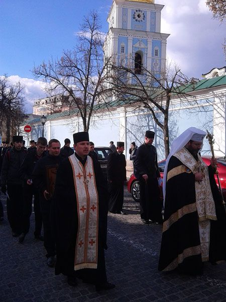 Греко-католики провели хресну ходу центром Києва - фото 55608