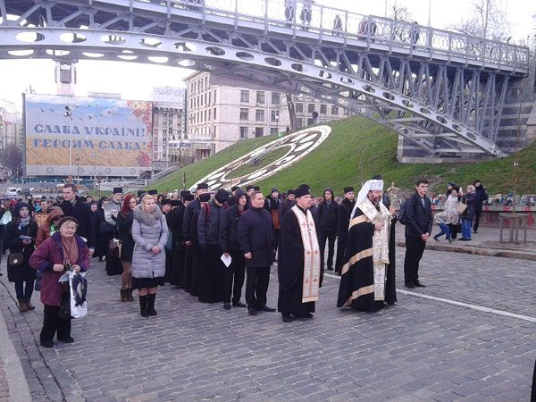 Греко-католики провели хресну ходу центром Києва - фото 55612