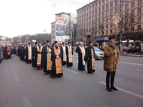 Греко-католики провели хресну ходу центром Києва - фото 55613