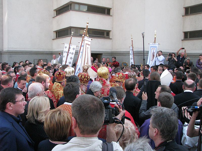 Погребення Блаженнішого Любомира (Гузара) у Патріаршому соборі УГКЦ в Києві - фото 55793