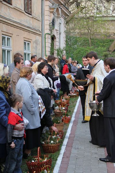 Які у Львові Плащаниці і як святять великодні кошики - фото 56405