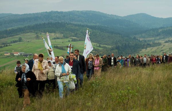 Незвичне паломництво - Хресна дорога в с. Опака - 56422 Незвичне паломництво - Хресна дорога в с. Опака - фото 56422