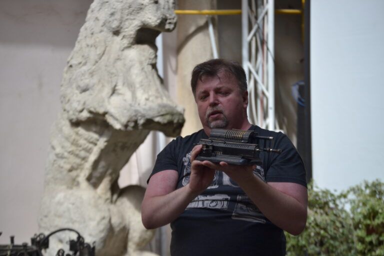 У Львові відкрили фотовиставку з роботами покійного капелана о. Андрія Дуди - фото 57240