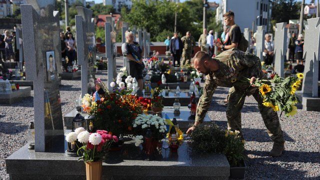 У Львові молитовно вшанували пам’ять захисників України - фото 57711