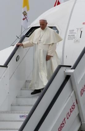 Усі закордонні візити Папи скасовано до 2022 року - фото 58012