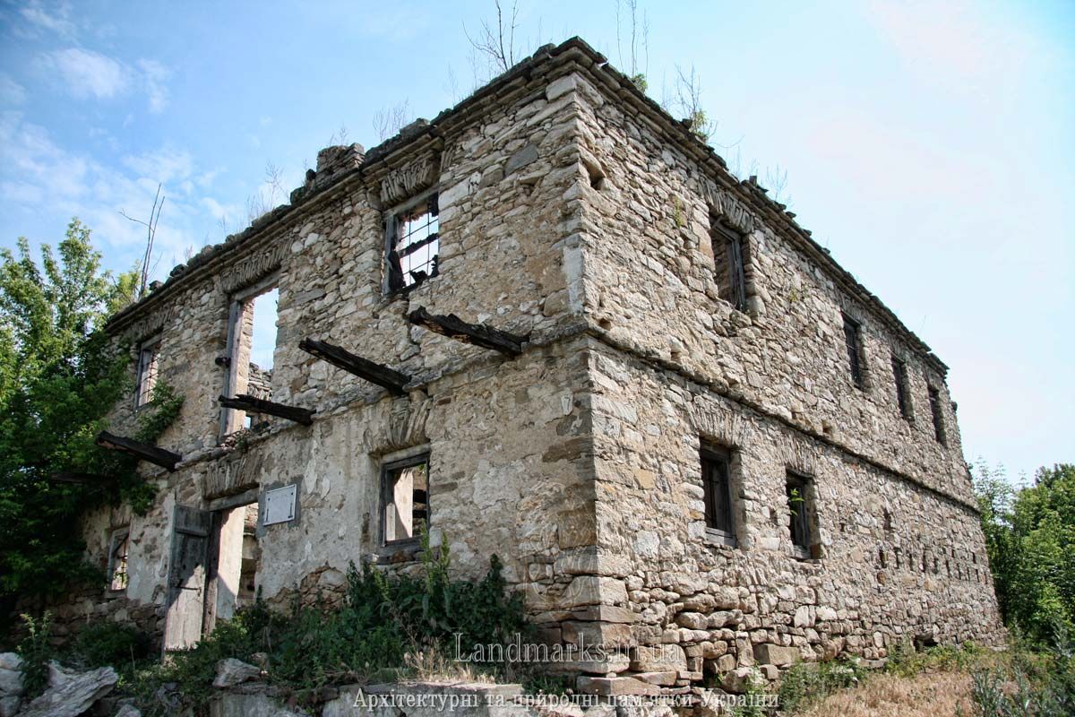 На Вінничині в одному селі 3 історичні пам’ятки, серед яких церква і синагога, потребують термінової реставрації - фото 58309
