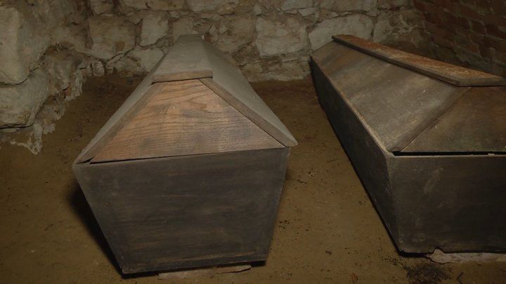 Археологи оцифрують усі знахідки у підземеллі храму 17 сторіччя  на Львівщині - фото 58747