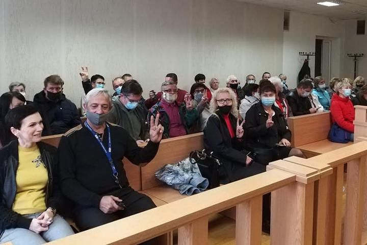 Известного белорусского врача будут судить за то, что выходил на улицу с иконой и молился - фото 59327
