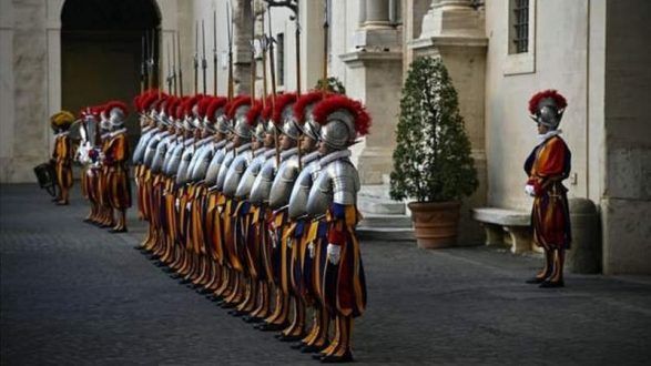 Швейцарські гвардійці у Ватикані заразилися коронавірусом - фото 59899