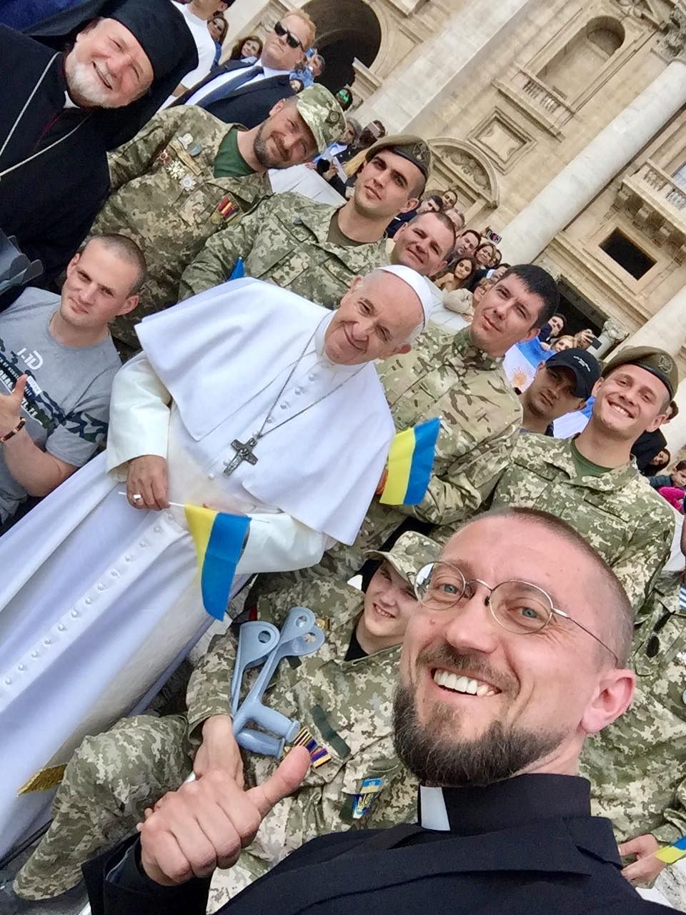Папа Франциск з українськими військовими - фото 60217