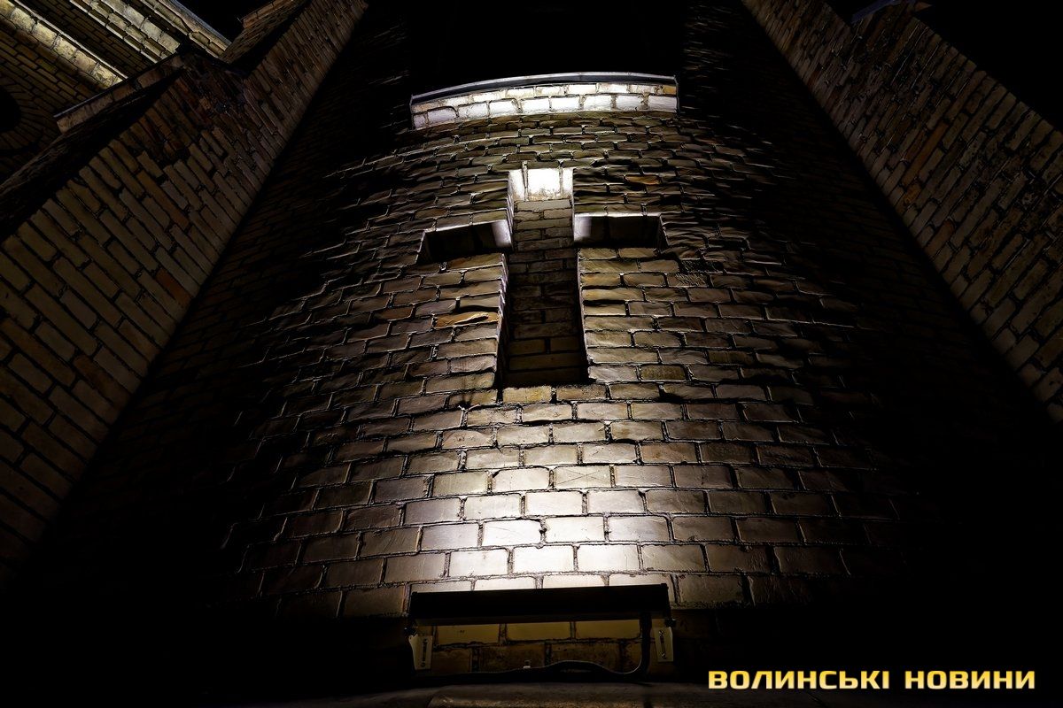 Луцька лютеранська кірха в новому освітленні - фото 61484