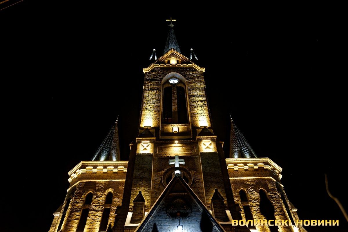 Луцька лютеранська кірха в новому освітленні - фото 61485