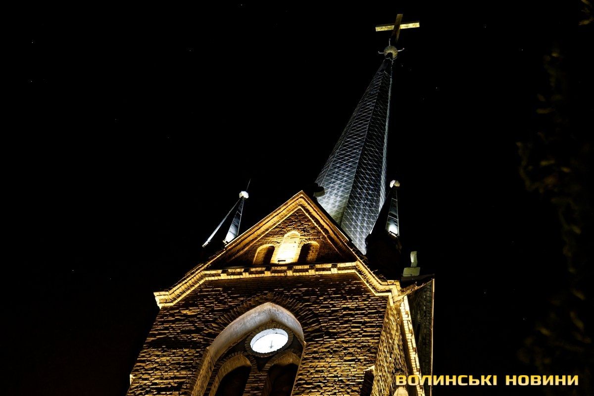 Луцька лютеранська кірха в новому освітленні - фото 61486