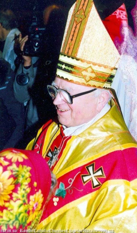 У Львові римо-католики вшановують 25-ту річницю смерті єпископа Рафала Керницького OFMConv - фото 62143