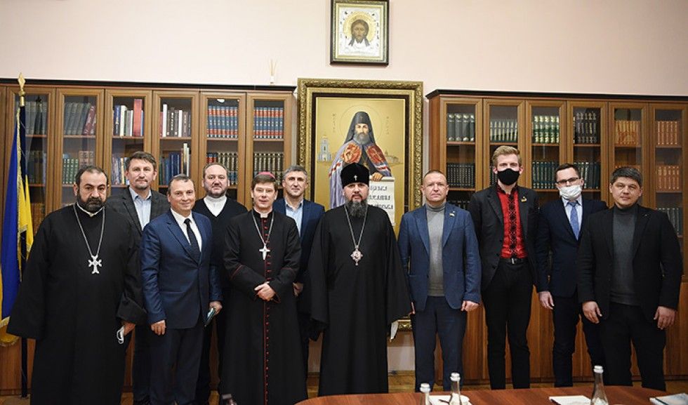 Рада Церков обговорила з парламентарями взаємодію у розробці законів - фото 63597