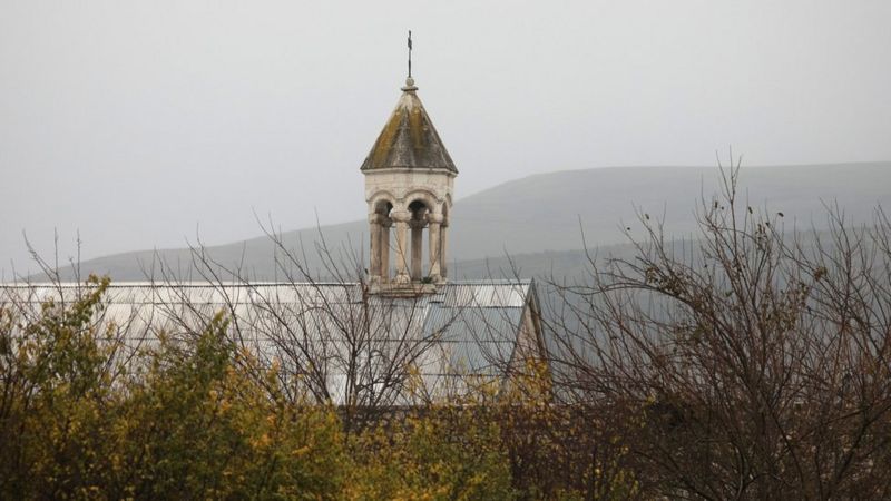 Монастир Амарас із каплицею V століття опинився прямо біля лінії зіткнення сторін, і його теж взяли під охорону російські миротворці - фото 64466