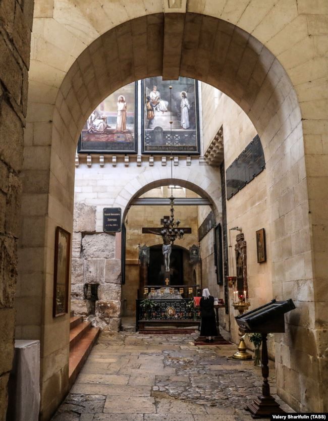 Єрусалим. Поріг Судних воріт в Олександрівському подвір'ї - фото 64561