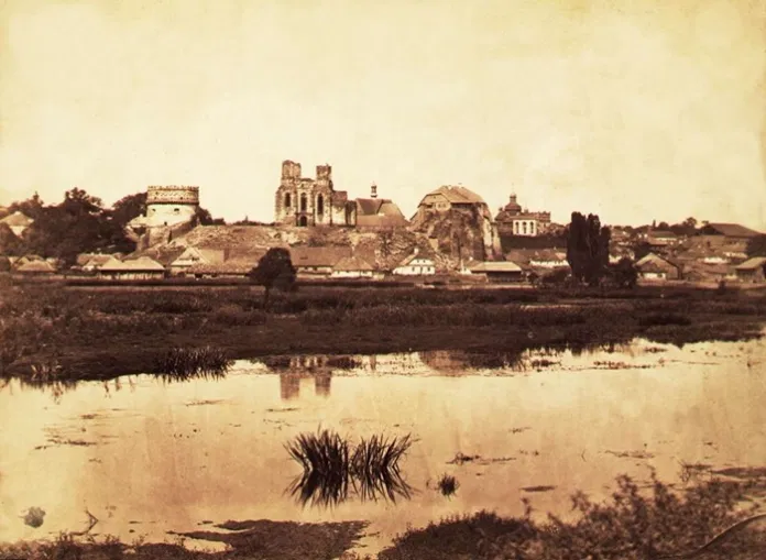 Фото кінця ХІХ століття, видно руїни собору - фото 66594