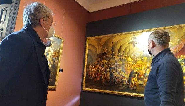Костел капуцинів та галерею Возницького у Львові відкрили для відвідувачів - фото 67091