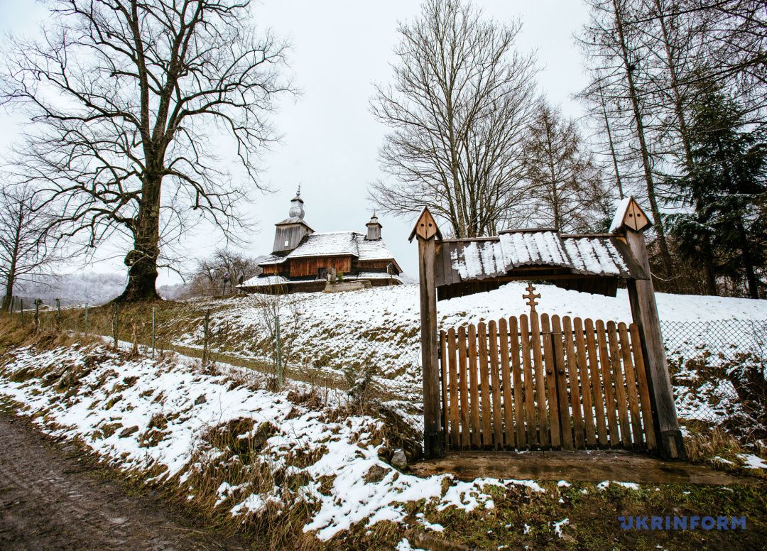 Фотоподорож: унікальні дерев’яні церкви Закарпаття - фото 67150