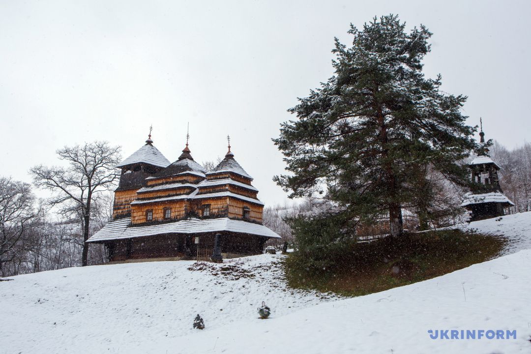 Фотоподорож: унікальні дерев’яні церкви Закарпаття - фото 67153