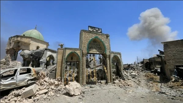Боевики ИГИЛ взорвали главную мечеть Мосула - фото 68254
