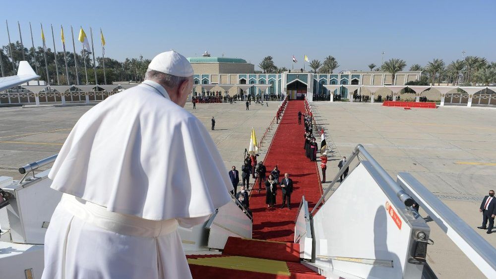 'Ірак назавжди залишиться у моєму серці': Папа відлетів до Рима - фото 68337