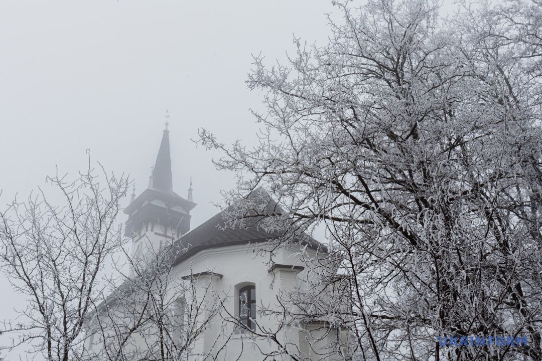 Фотоподорож: Реформатська церква у селі Паладь-Комарівці - фото 68711