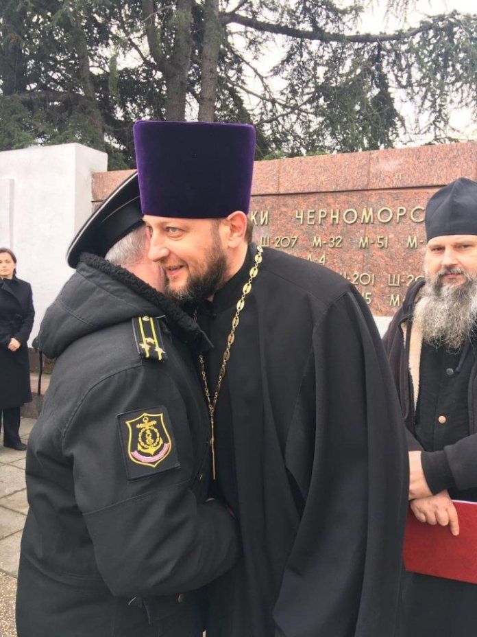 Митрополит УПЦ МП пожаловался Зеленскому, что их священников не допускают к военному капелланству - фото 69177
