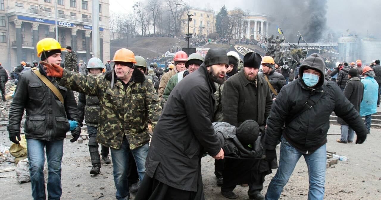Чернівецькі священники на Майдані - фото 70286